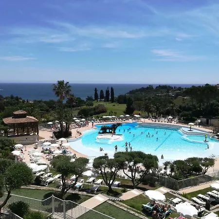 Cap Esterel Appartement Climatise Dans Le Centre Du Village Vacances Drammont Buitenkant foto