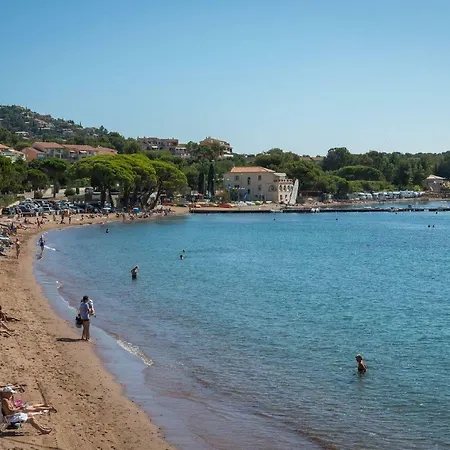 Cap Esterel Appartement Climatise Dans Le Centre Du Village Vacances Drammont Buitenkant foto