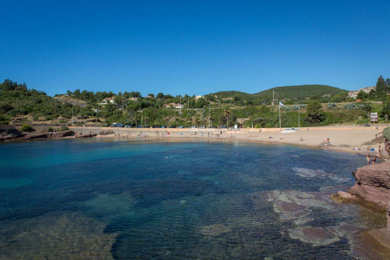 Apartment Cap Esterel Climatise Dans Le Centre Du Village *