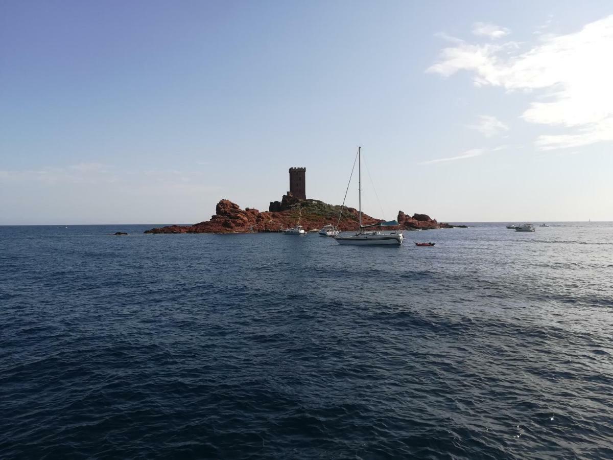 Cap Esterel Climatise Dans Le Centre Du Village Apartment Drammont