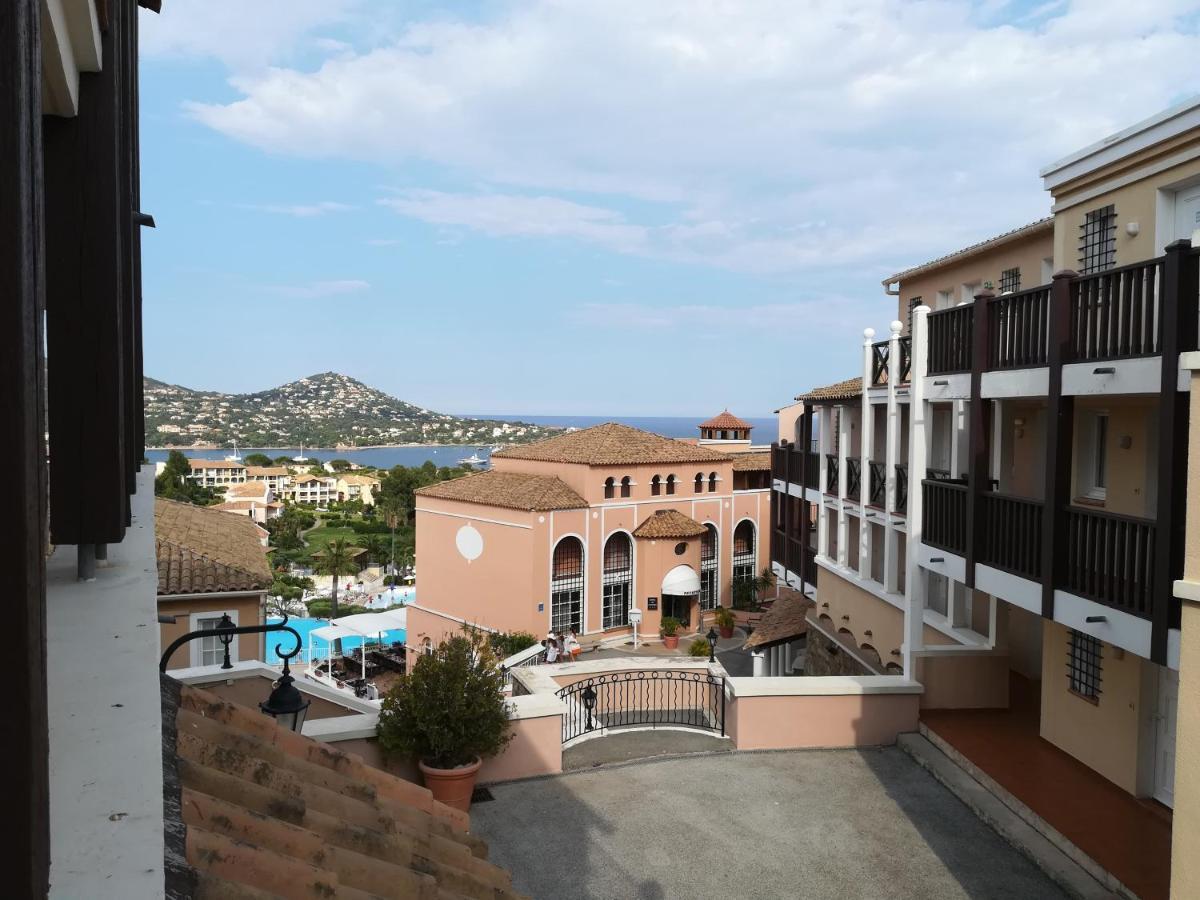 Cap Esterel Climatise Dans Le Centre Du Village *