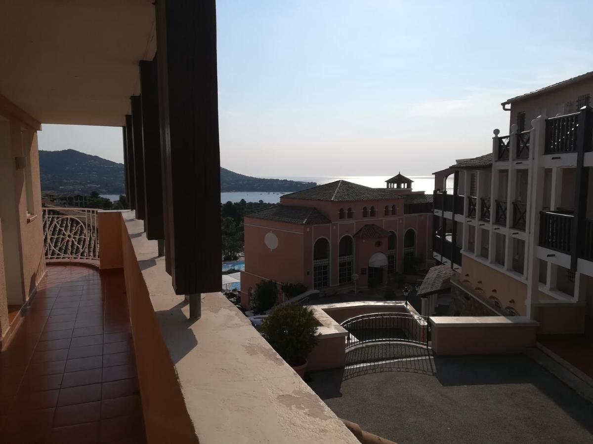 Cap Esterel Climatise Dans Le Centre Du Village Apartment *